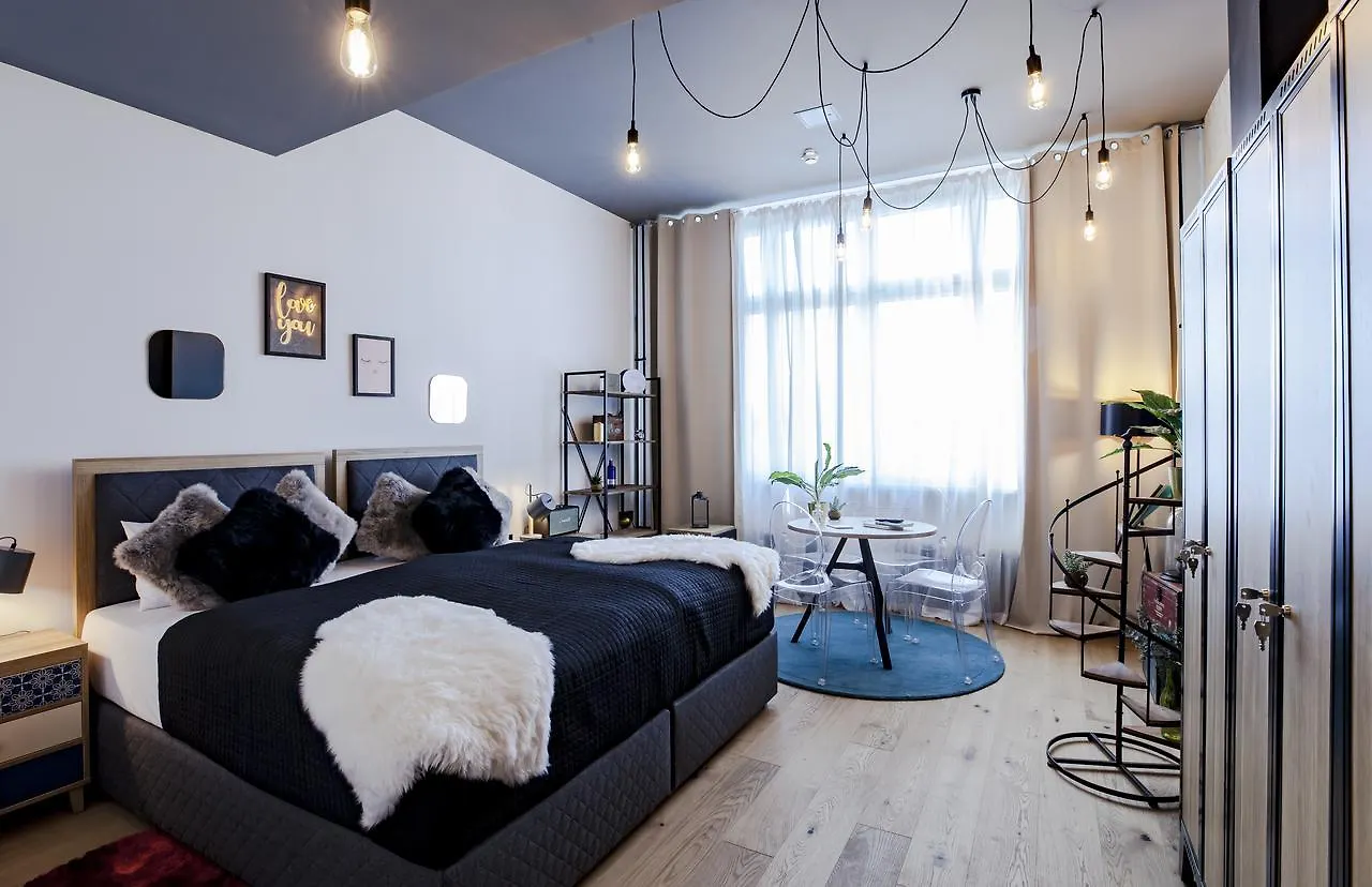 P182 Hidden Hostel Берлин