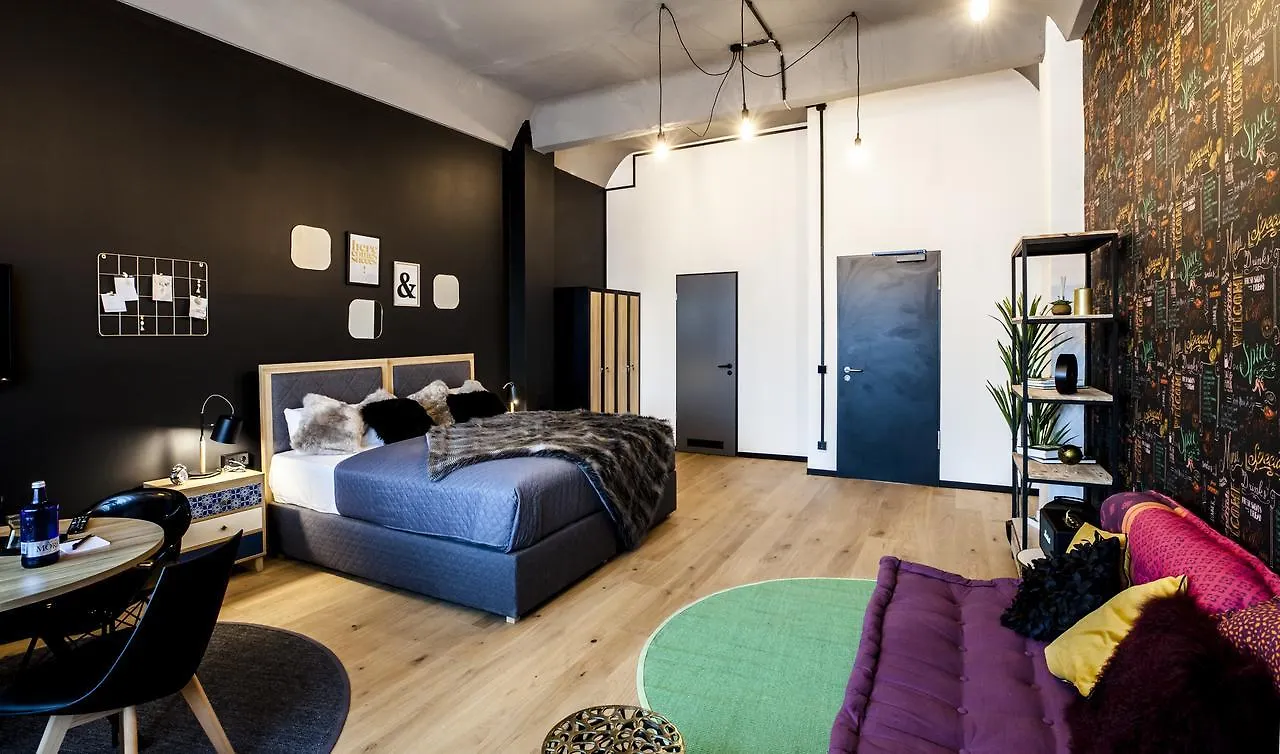 P182 Hidden Hostel Берлин
